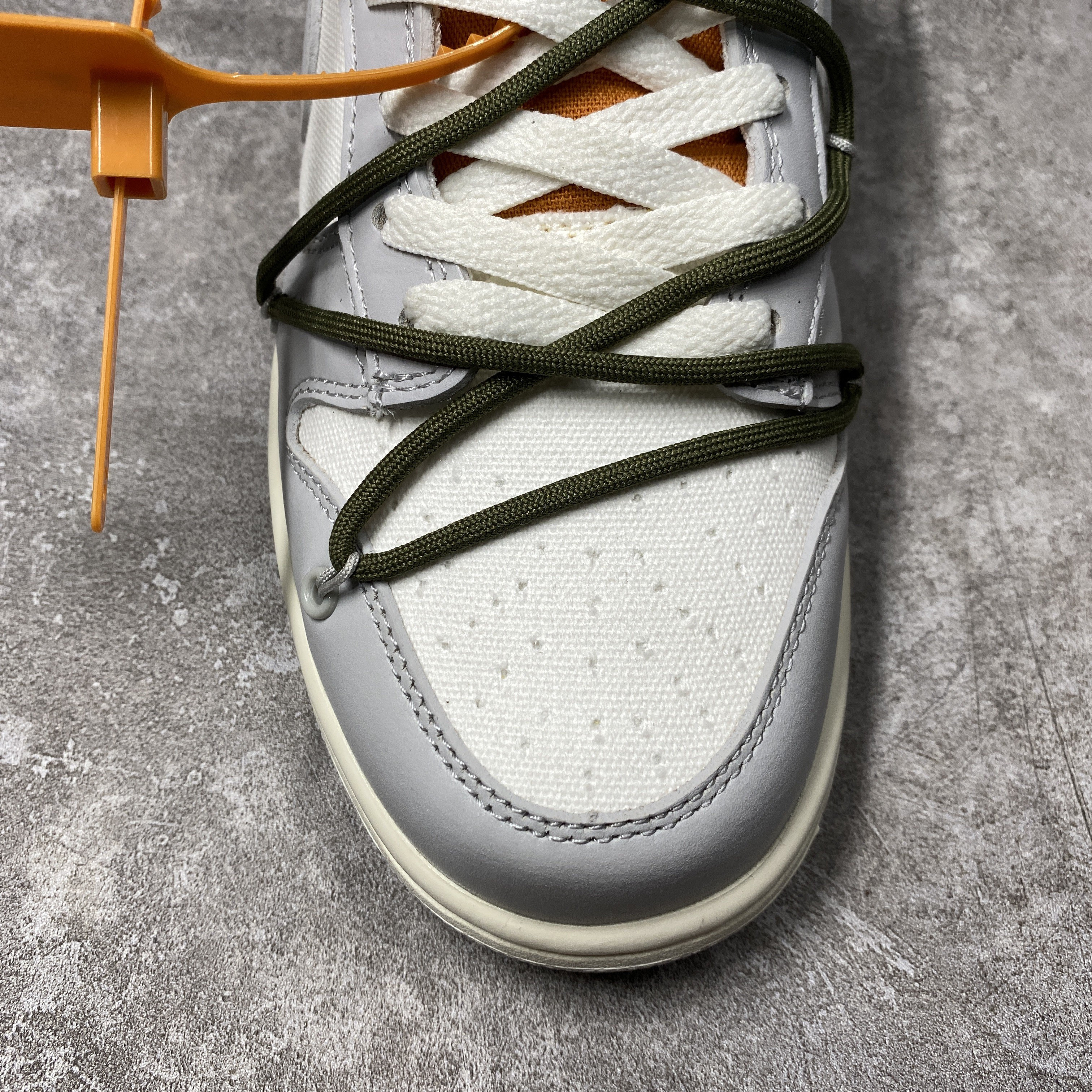 Nike Dunk Low Off-White Lot 22