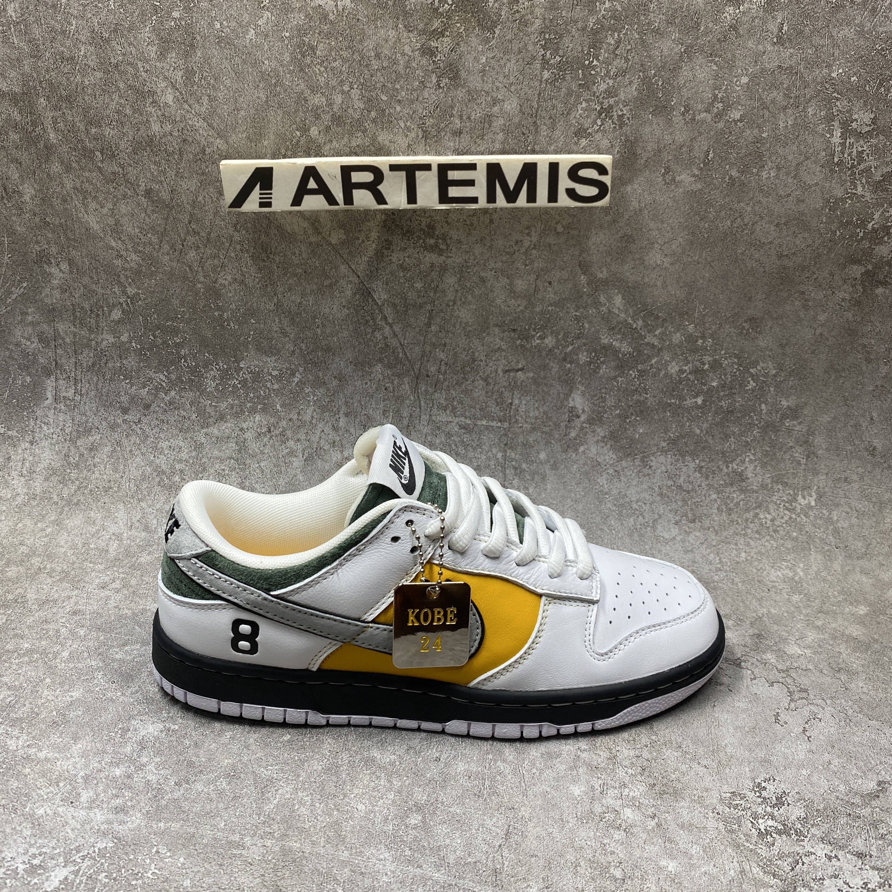 Otomo Katsuhiro x Nike SB Dunk Low Pro Kobe Lifestyle