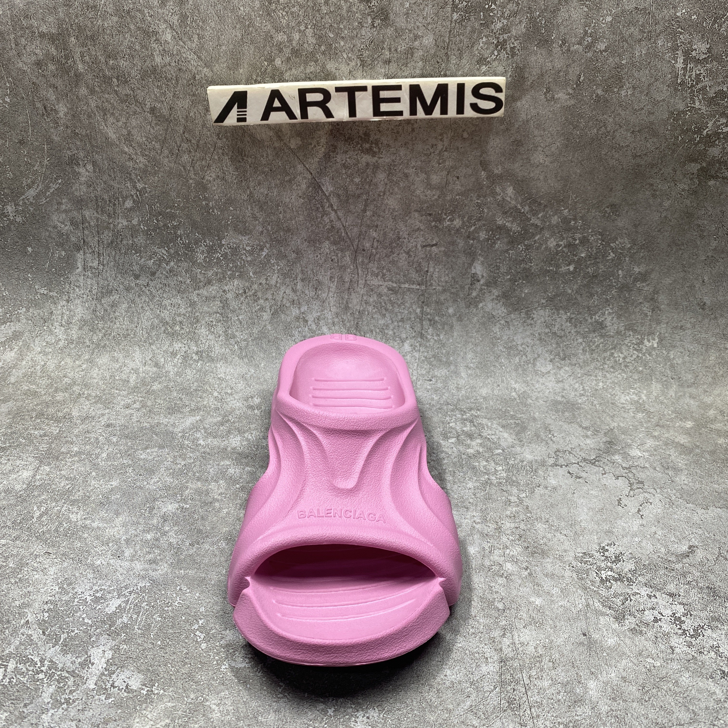 Balenciga Mold Slides Pink (run one size bigger)