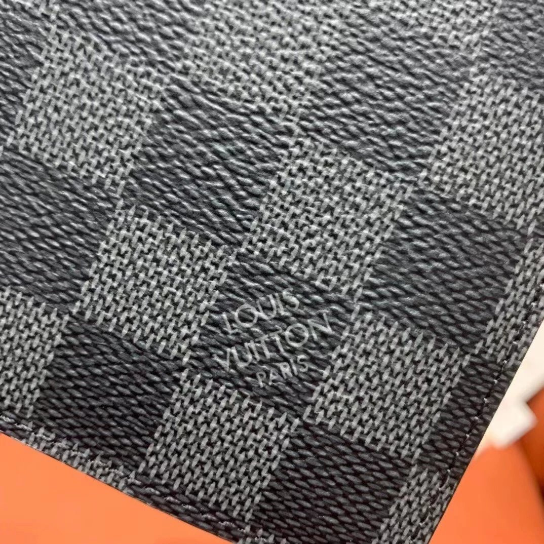 LV Christmas MULTIPLE WALLET N62663