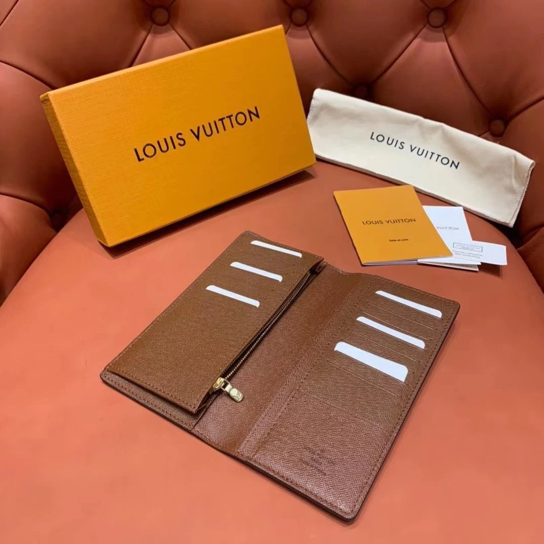 LV Christmas BRAZZA WALLET M66540