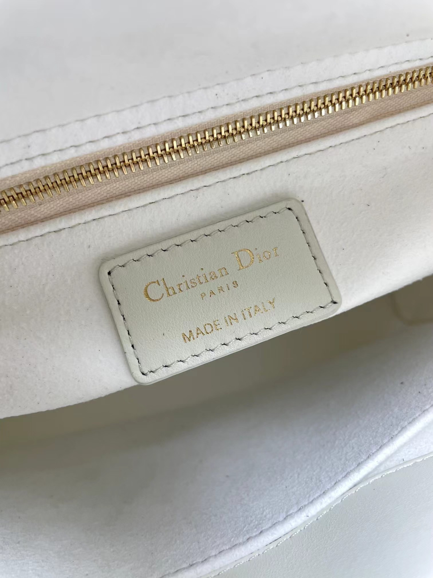 medium lady D*or bag 24 x 20 x 12 cm
