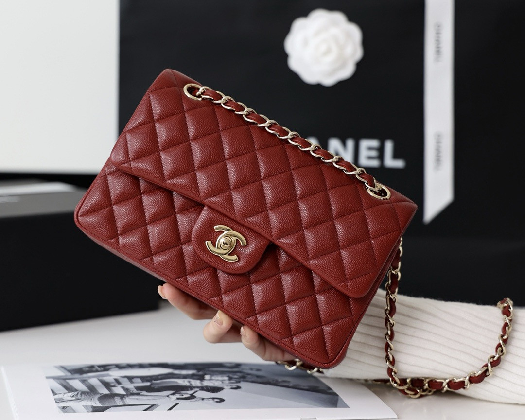 Ch*el classic handbag in grained litchi pattern calfskin & gold-tone metal 15.5 × 25.5 × 6.5 cm
