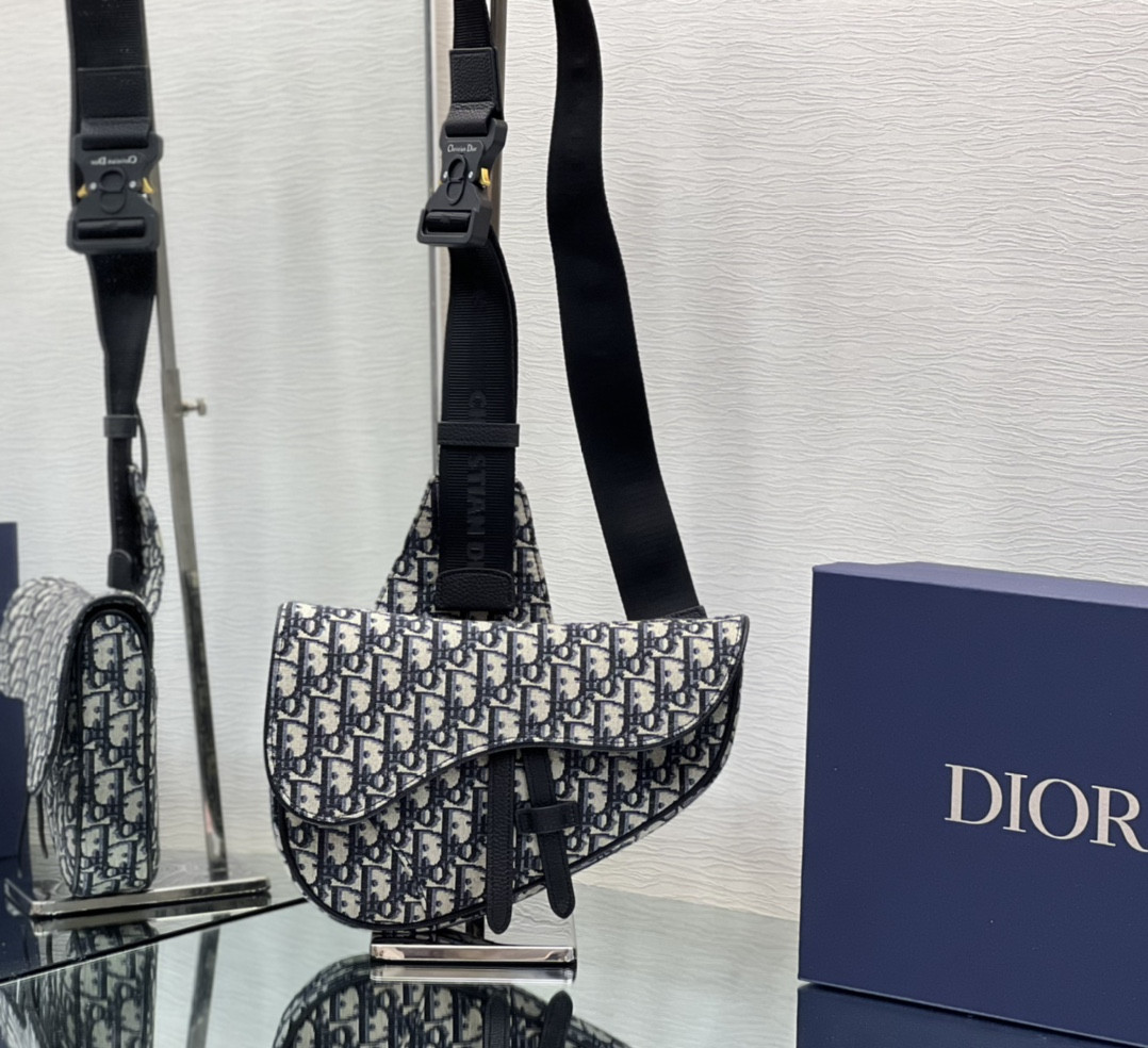 D*or saddle bag beige and black D*or oblique jacquard  26 x 19 x 4.5 cm