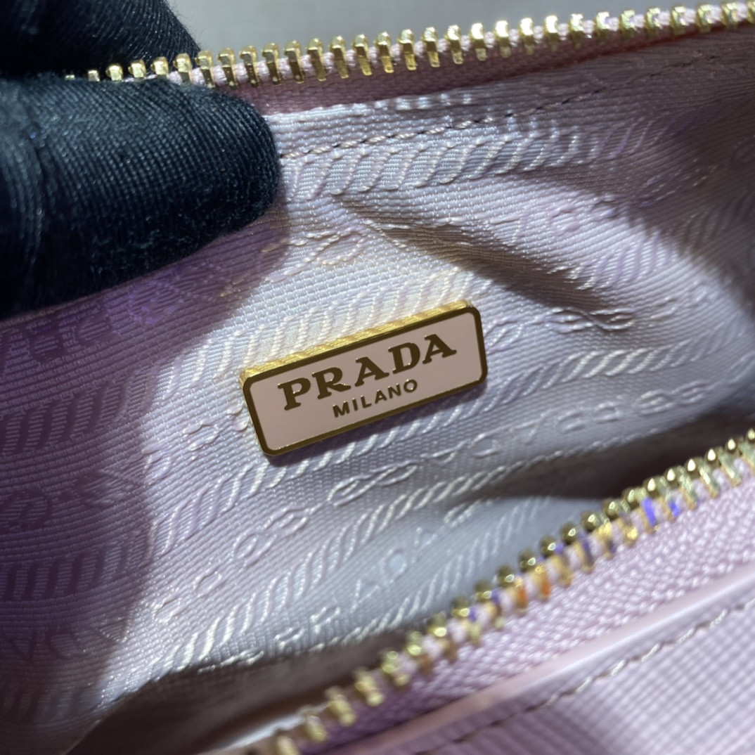 Pra*a re-edition 2005 saffiano leather bag pink