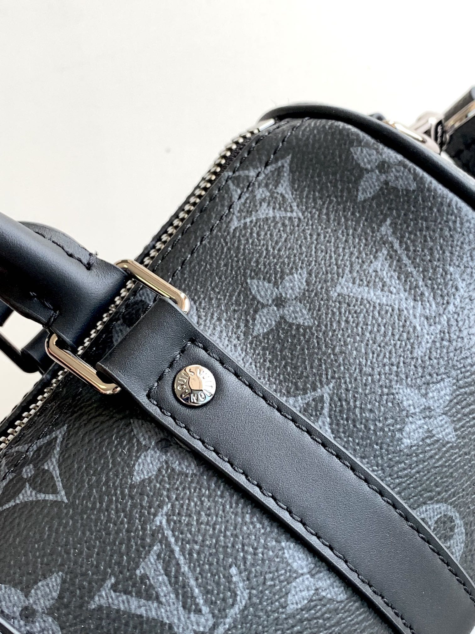 l0*is V*t0n keepall xs monogram eclipse reverse black m45947 21 x 12 x 9 cm