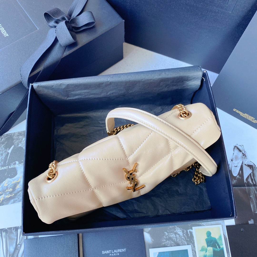 Y*L puffer in leather beige 23 x 15.5 x 5.8 cm