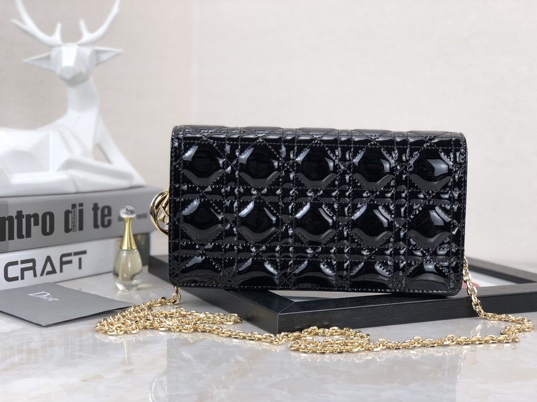 lady D*or pouch black patent cannage calfskin 8.5 x 4.5 x 1 inches