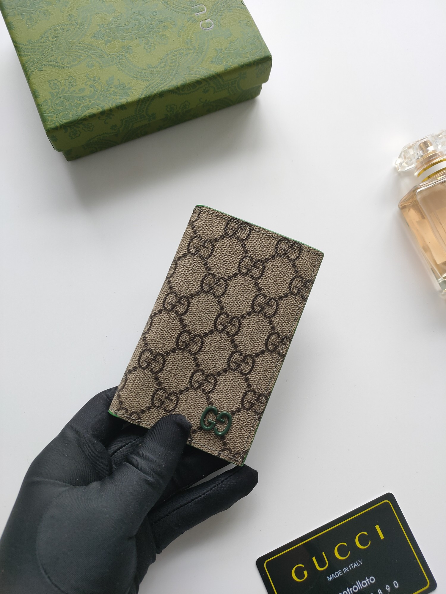 G*u*i gg card case wallet