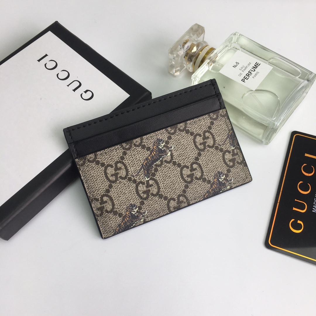 G*u*i gg  card case wallet