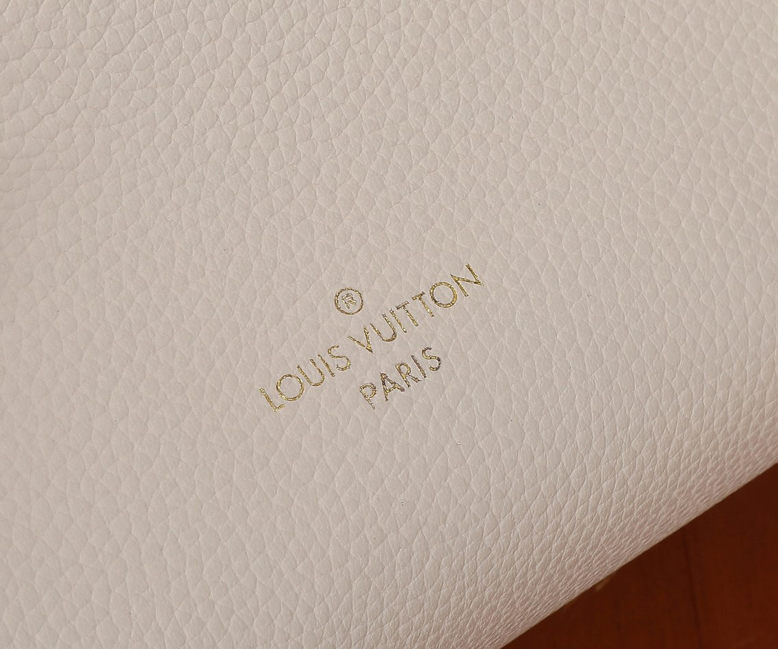 LV Side Trunk PM M23915  7.1 x 4.9 x 3.1 inches