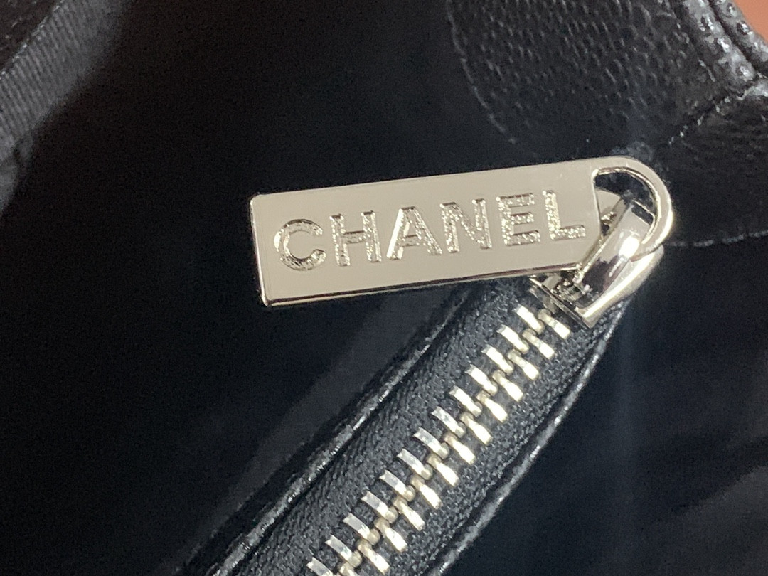 Ch*el gst caviar leather hardware 24x33x13cm