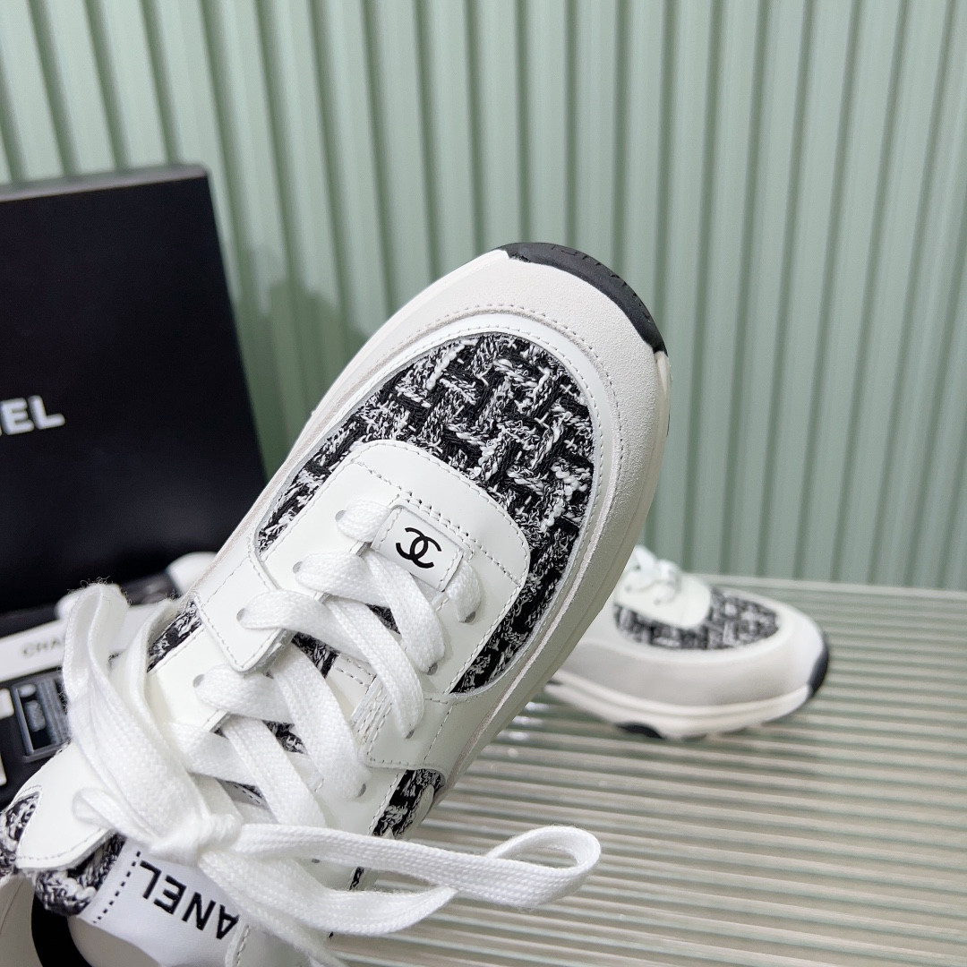 ua Ch*el sneakers tweed
