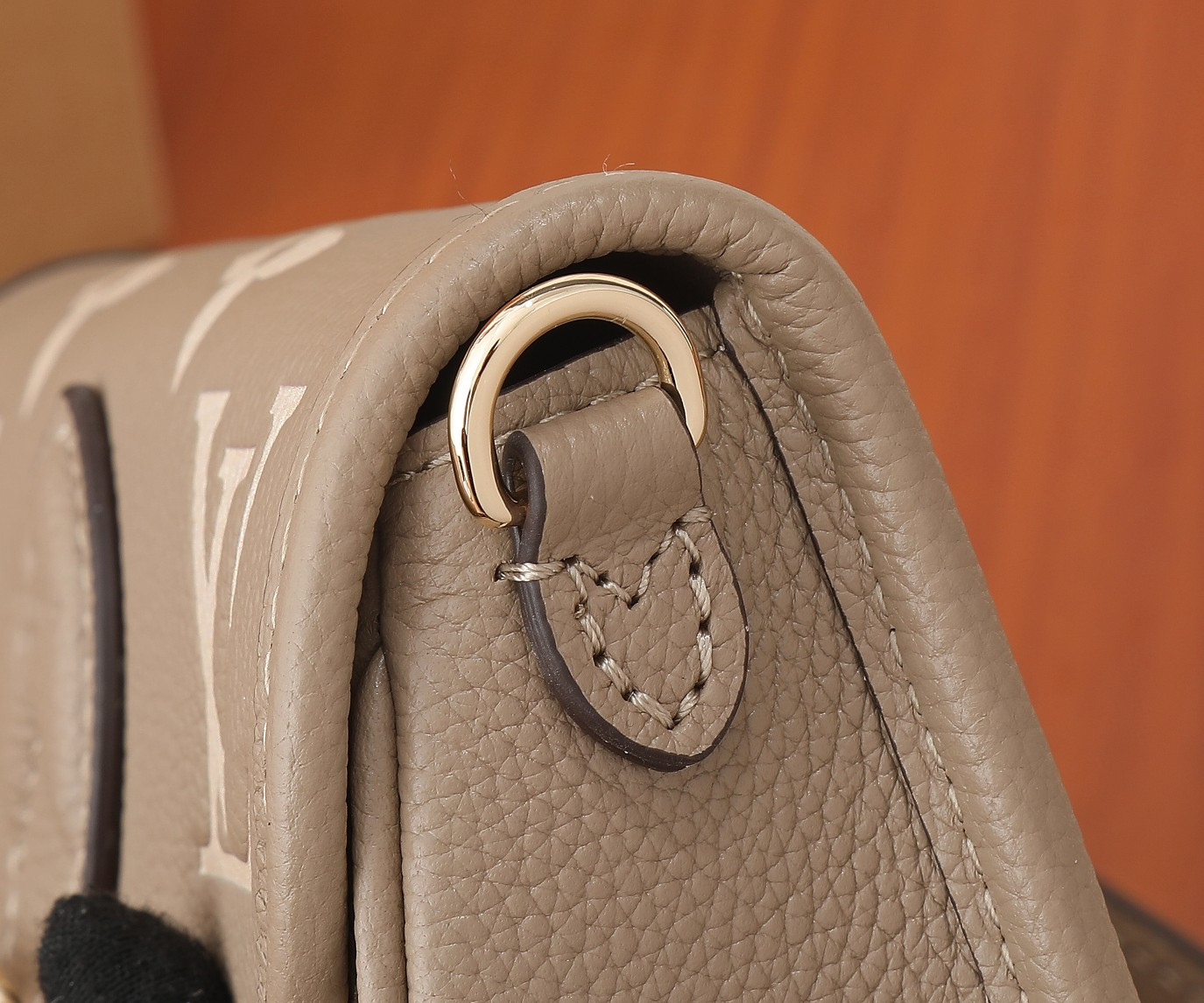 LV Nano Diane M83300 7.5 x 4.1 x 2.4 in