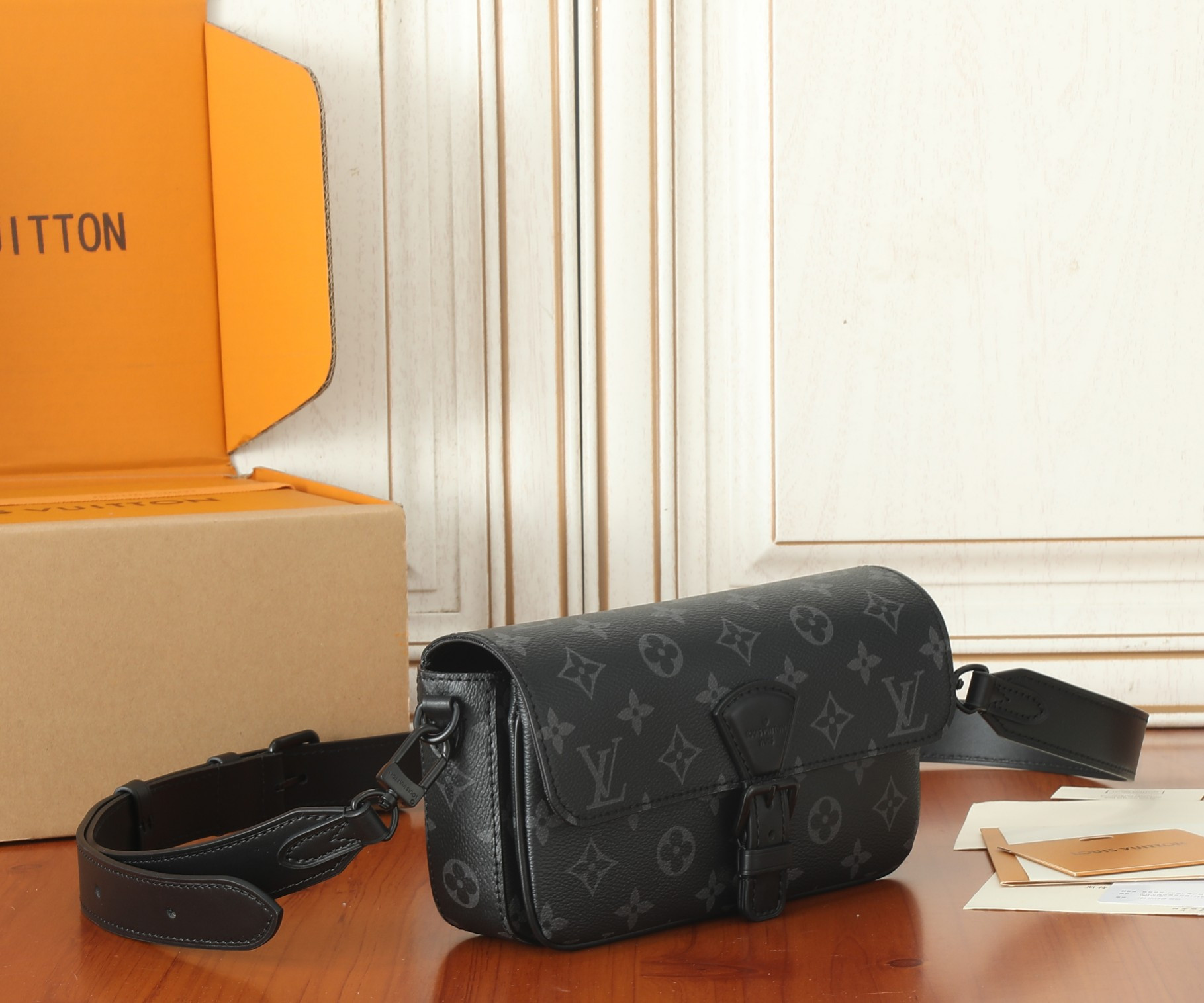 LV Montsouris Wearable Wallet M83567 8.7 x 4.7 x 2.4 in