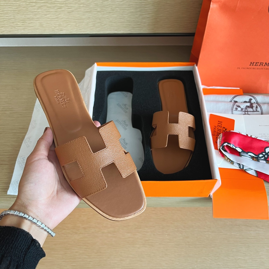 ua H**me5 oran sandal