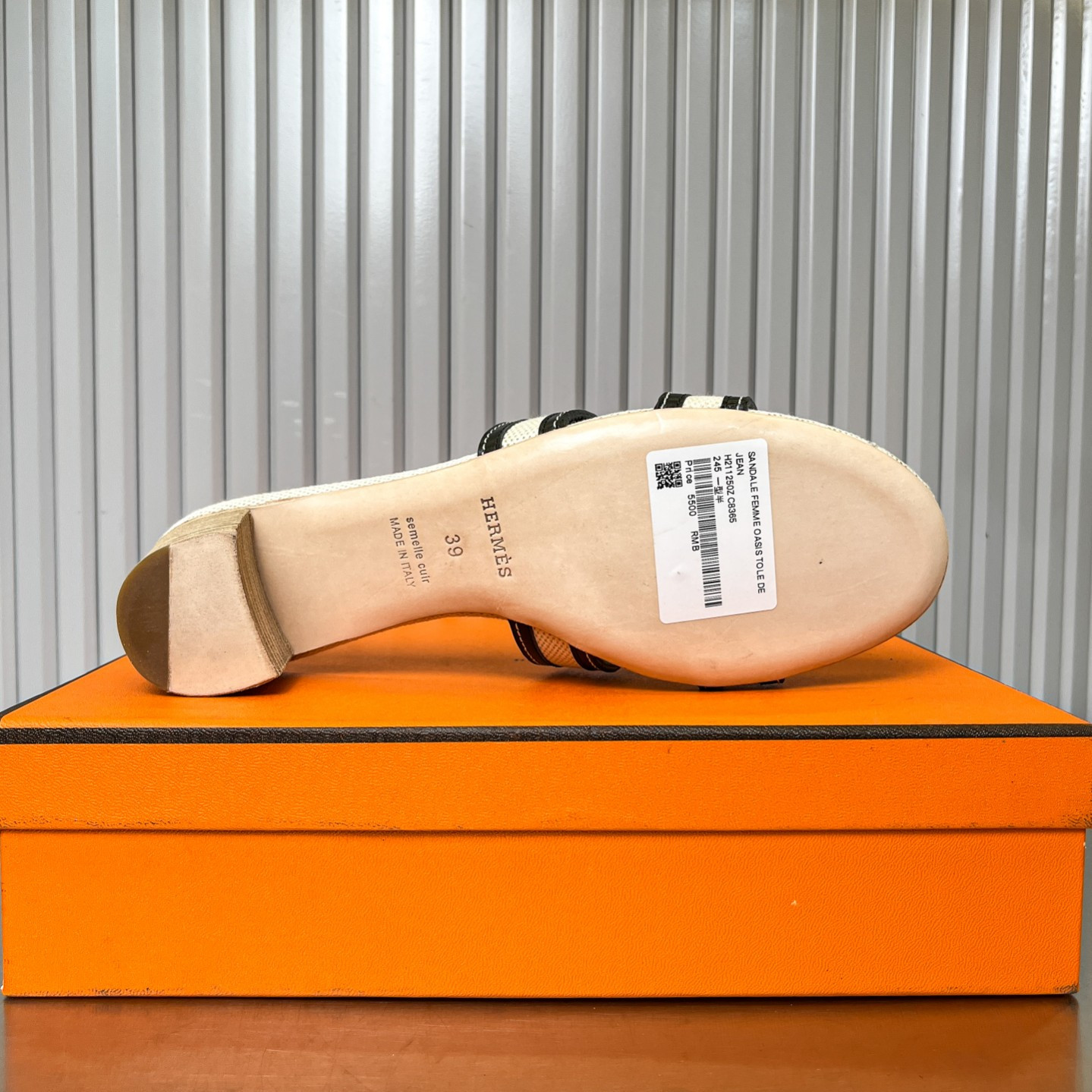 ua H**me5 oasis sandal