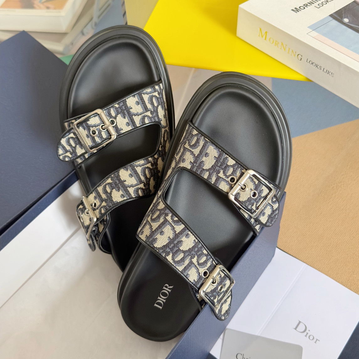 ua D*or aqua sandal