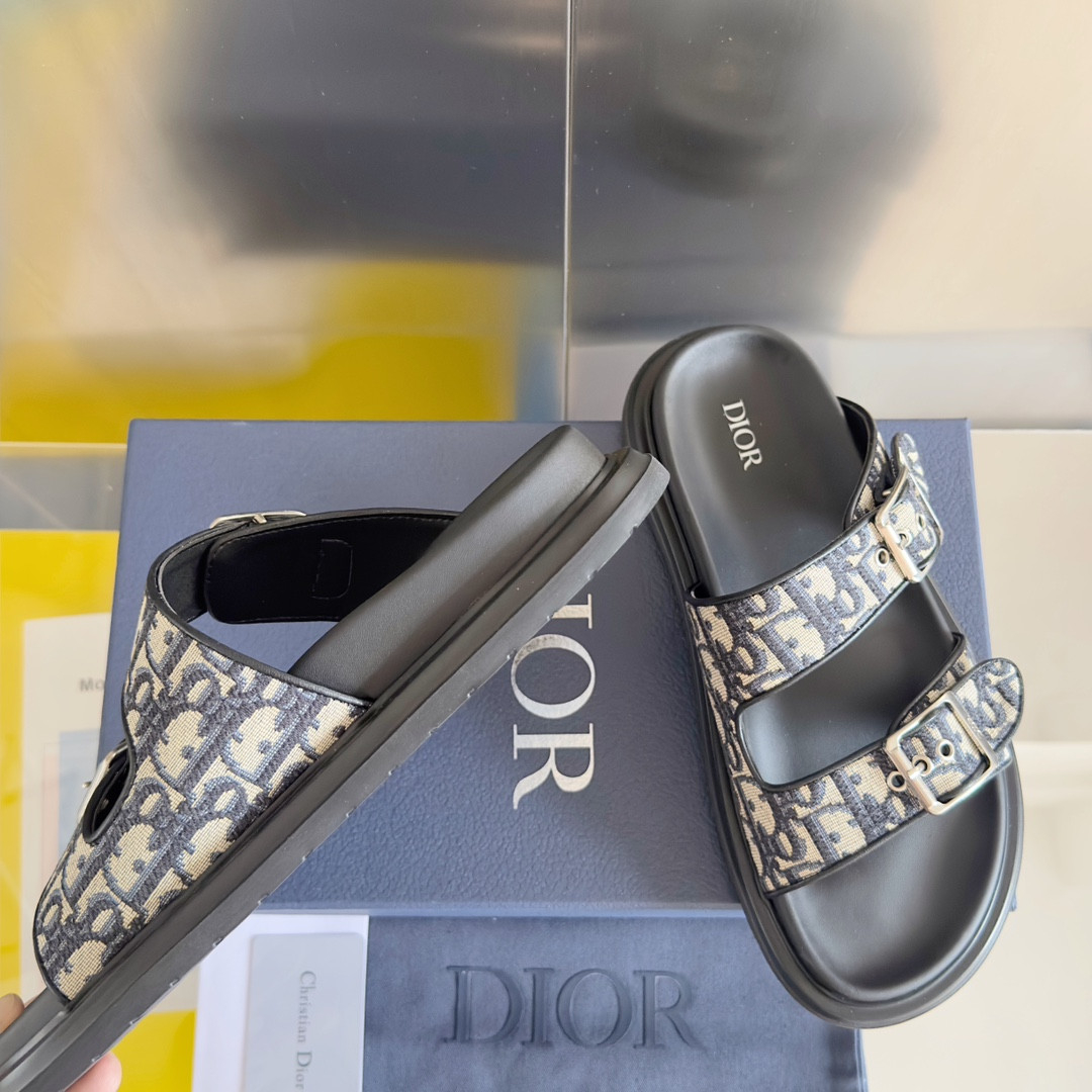 ua D*or aqua sandal