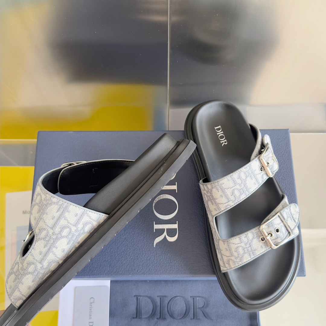 ua D*or aqua sandal