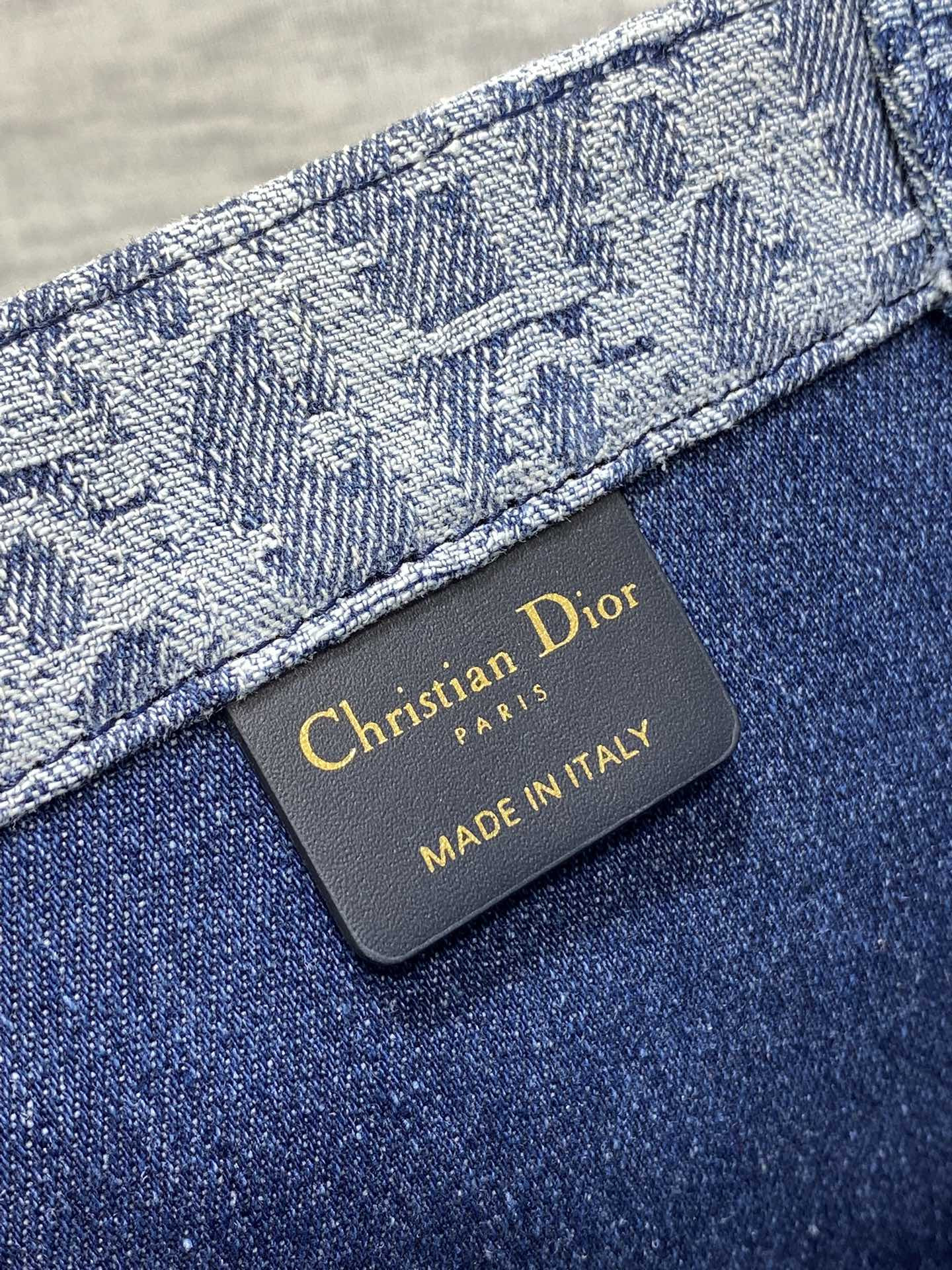 medium D*or book tote blue denim D*or oblique jacquard 36 x 27.5 x 16.5 cm
