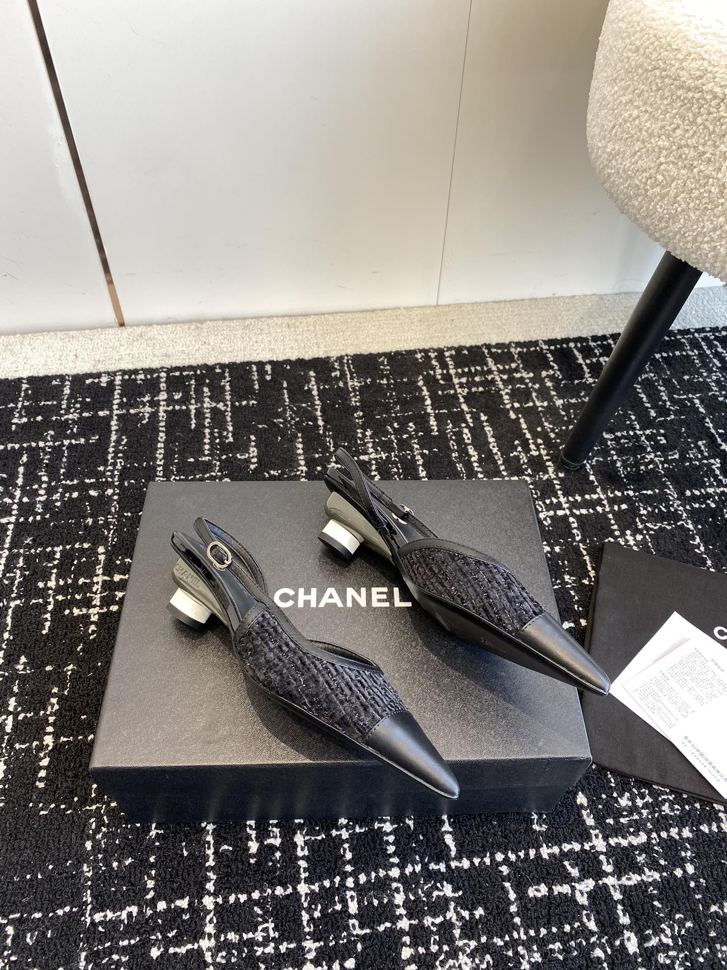 ua Ch*el slingbacks