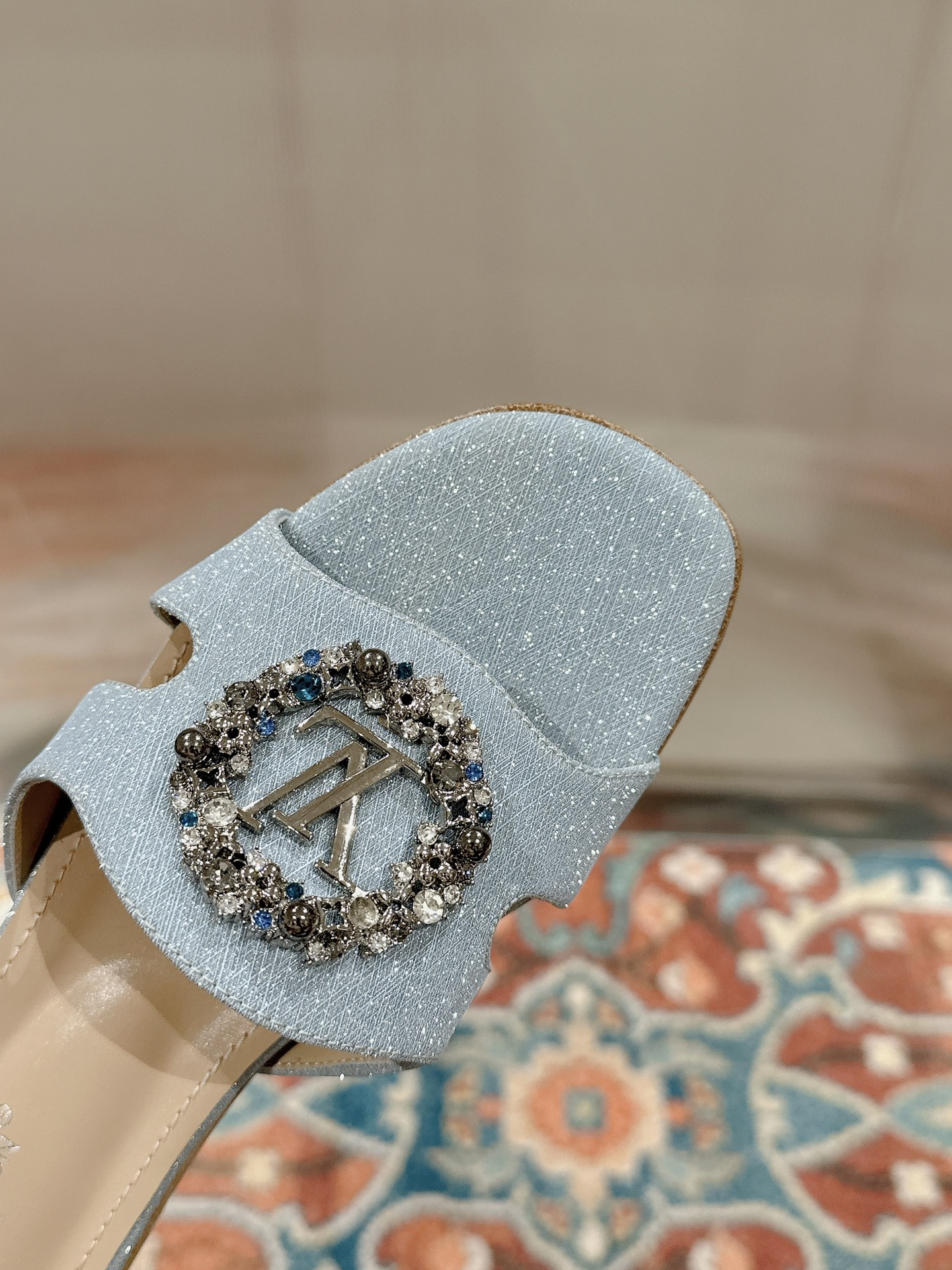 UA LV Flat Mule