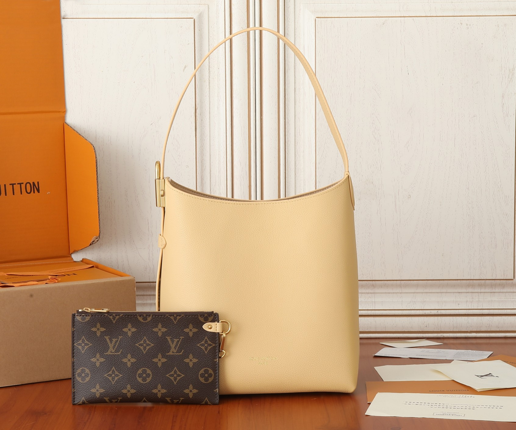 LV Low Key Hobo M25353 24x28x16CM