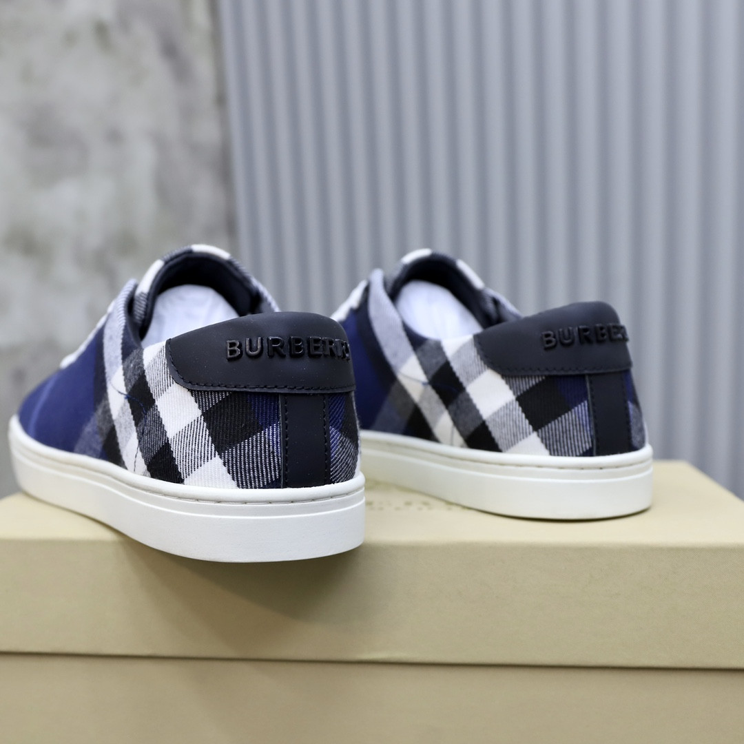 ua B**rry sneakers