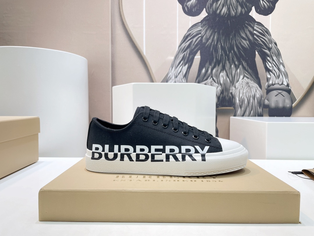 ua B**rry sneakers