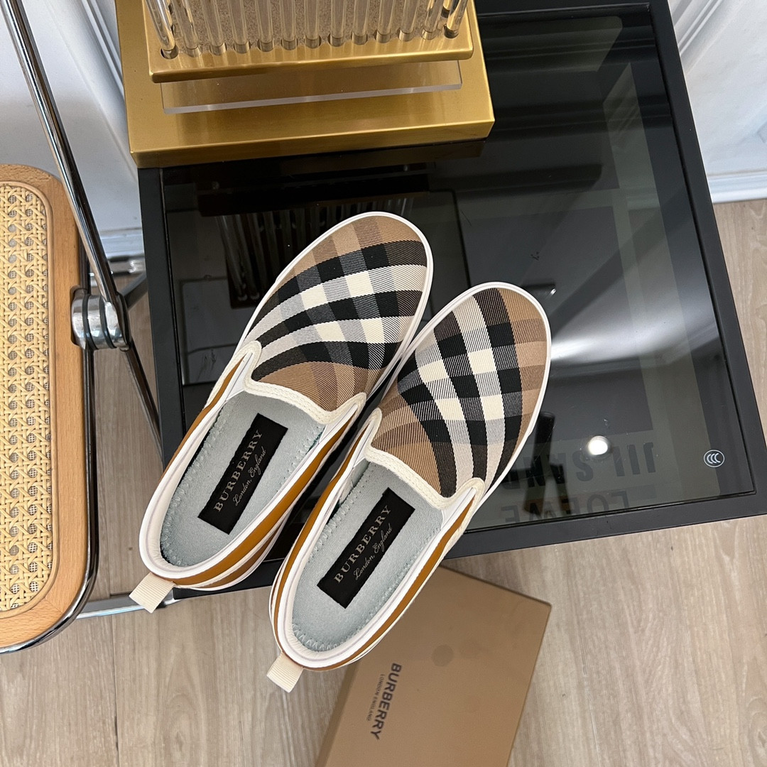 ua B**rry slip on sneakers