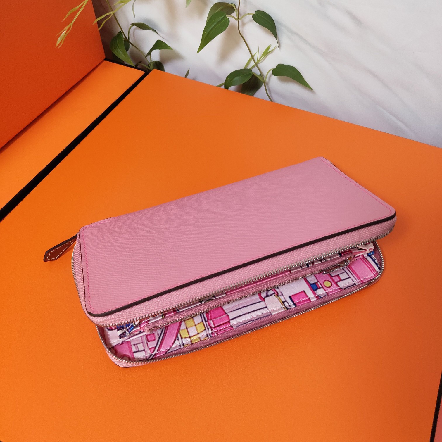H**me5 long wallet 20x11cm