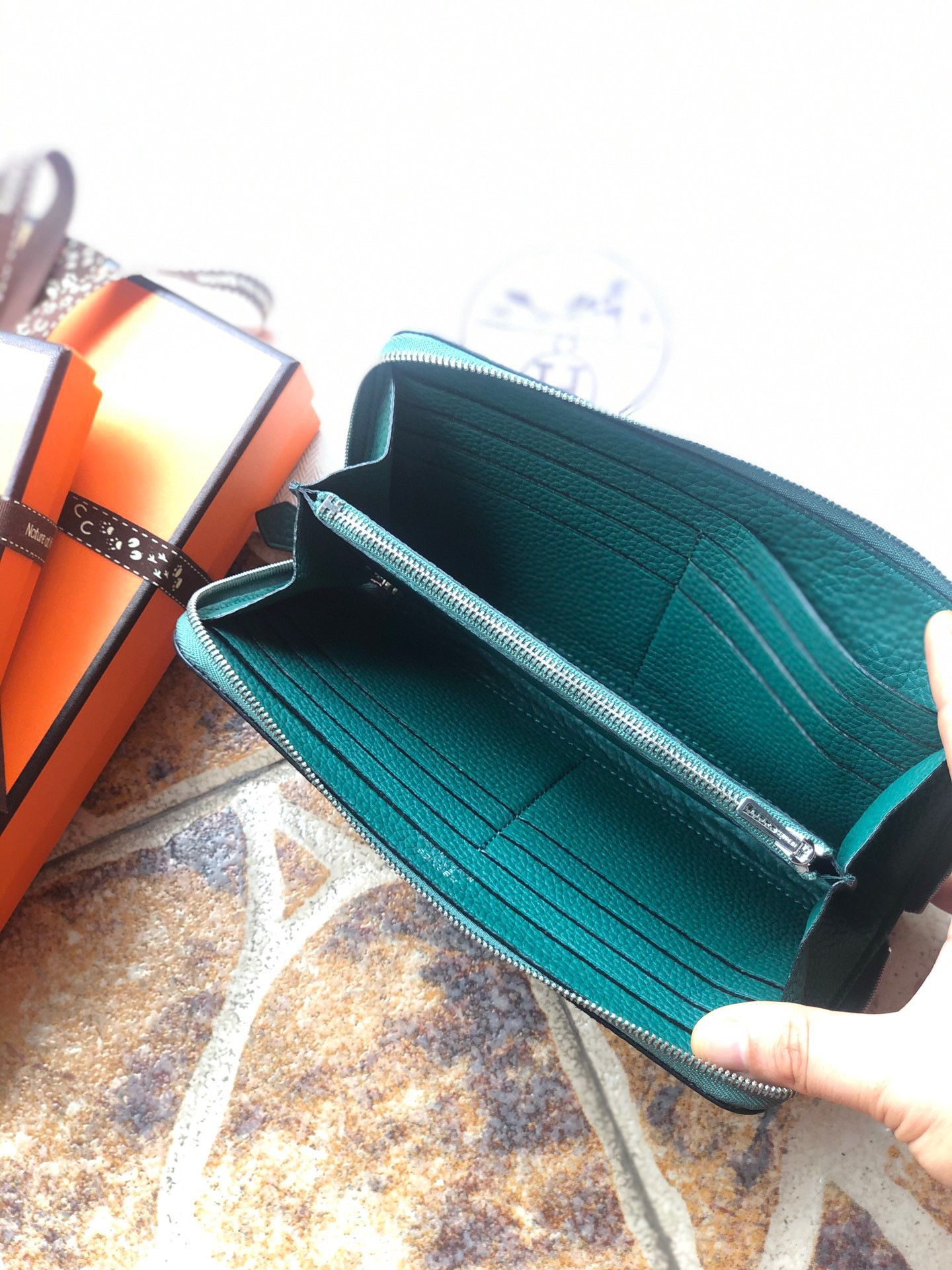 H**me5 long wallet 20x11cm