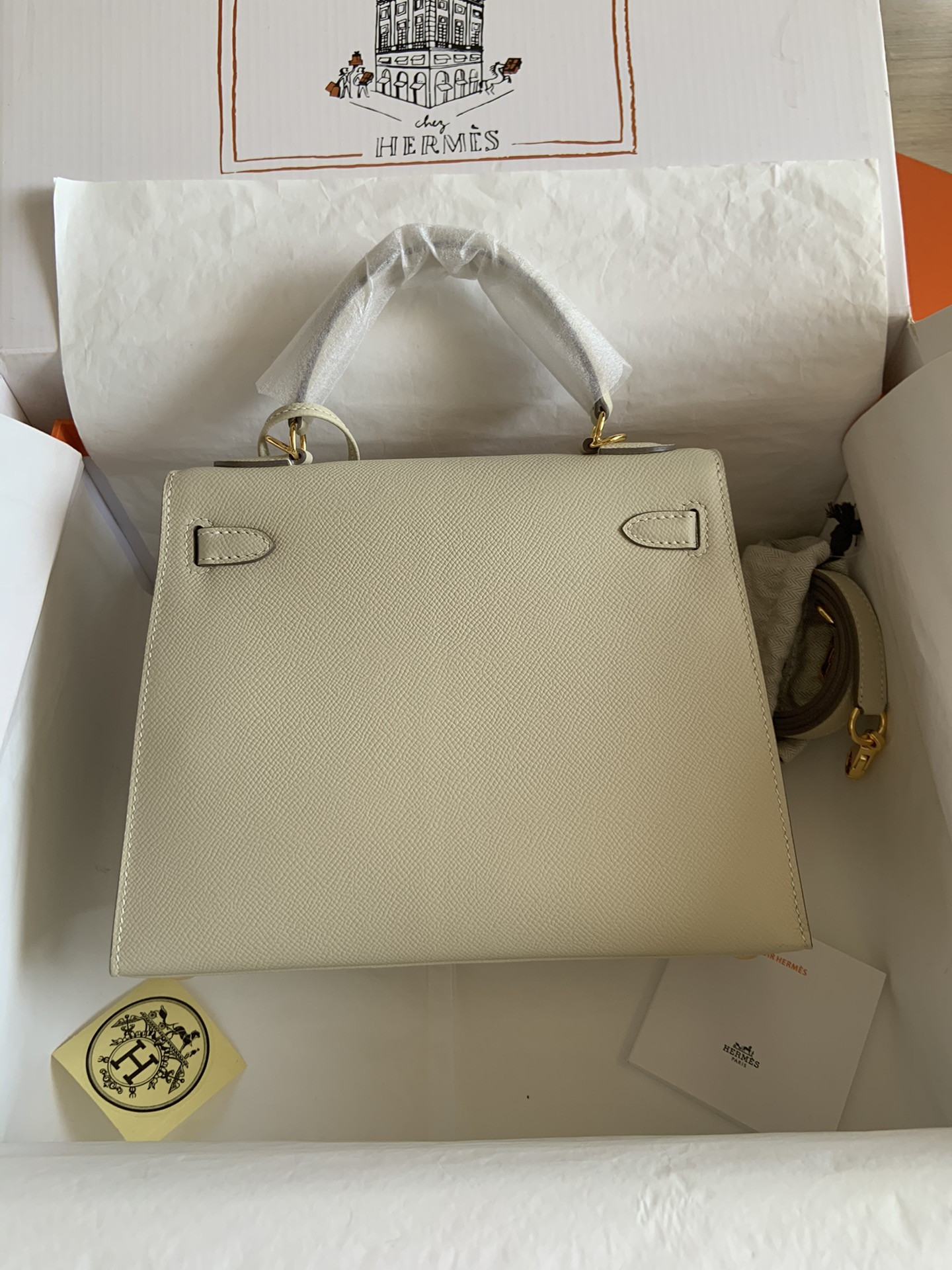 HERMÈS Kelly Gold-tone Hardware 25 28