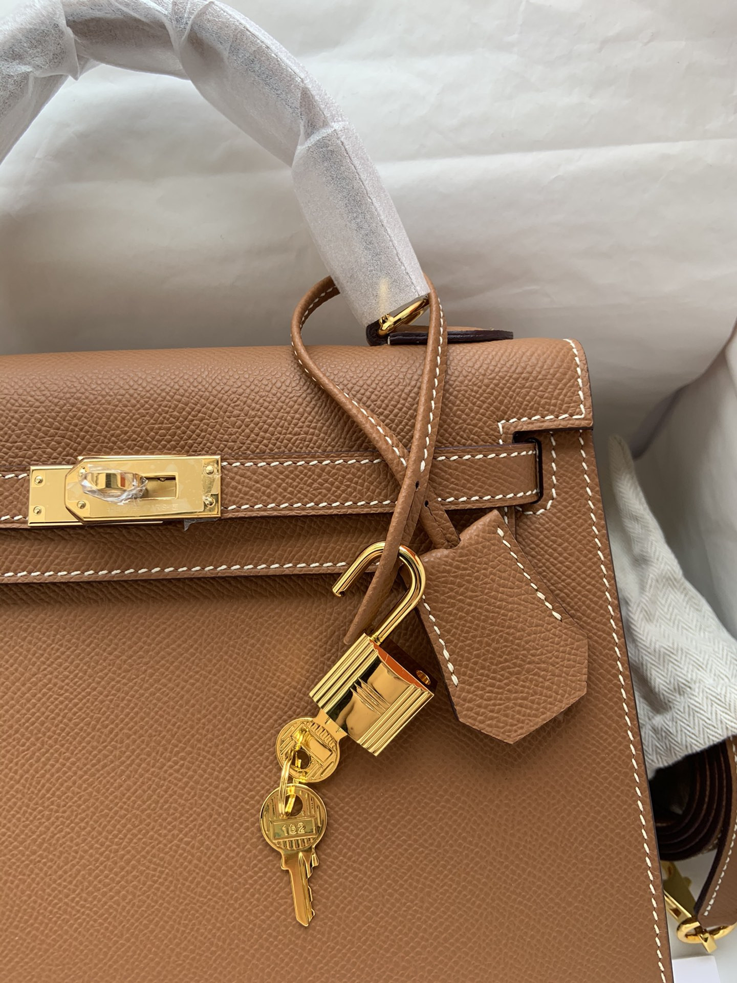HERMÈS Kelly 25 Gold-tone Hardware