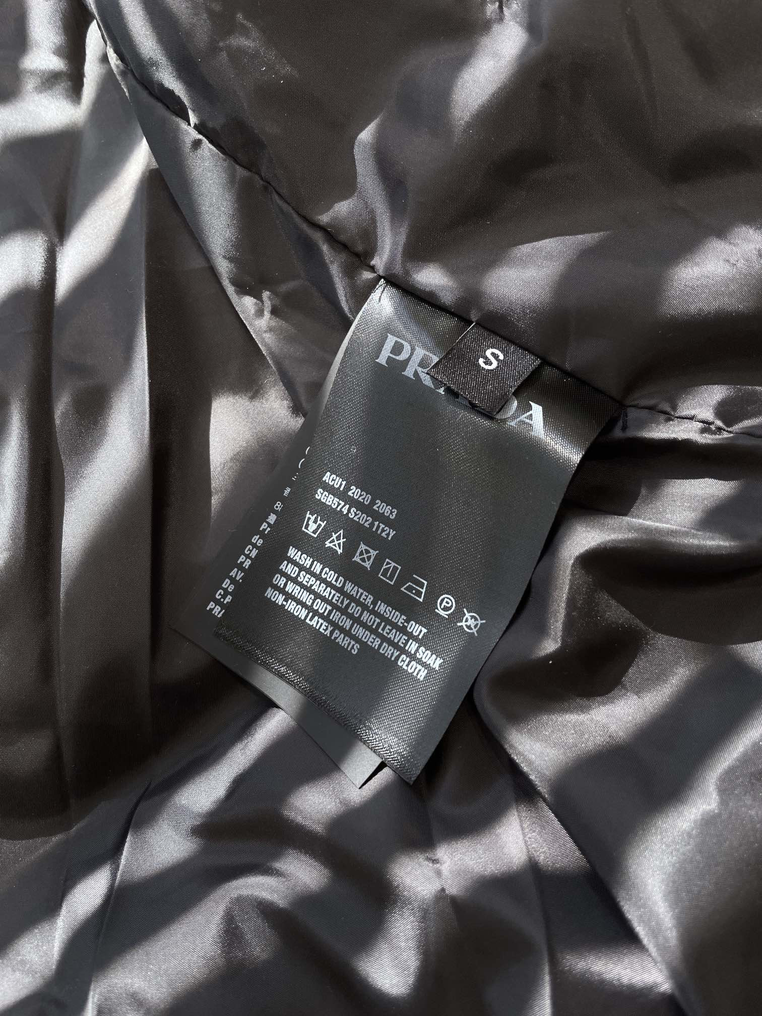 Pra*a light re-nylon hooded puffer jacket