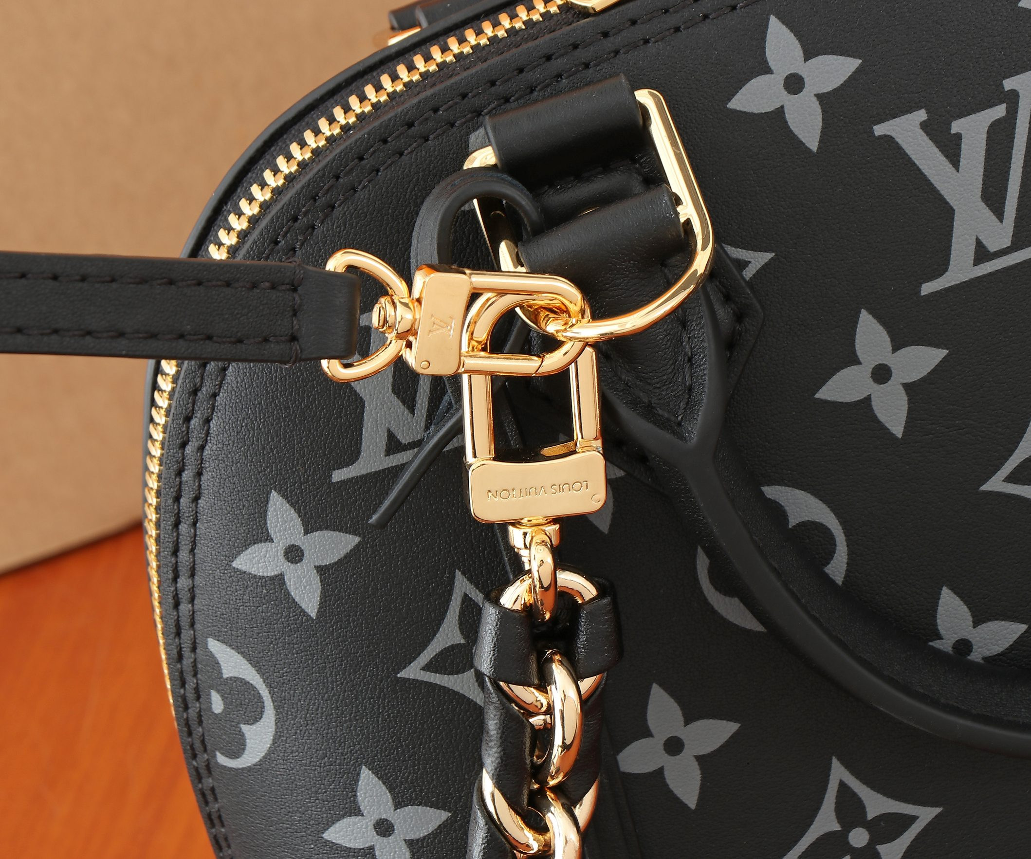 LV Monogram Ink Alma BB M12289 23.5x17.5x11.5CM