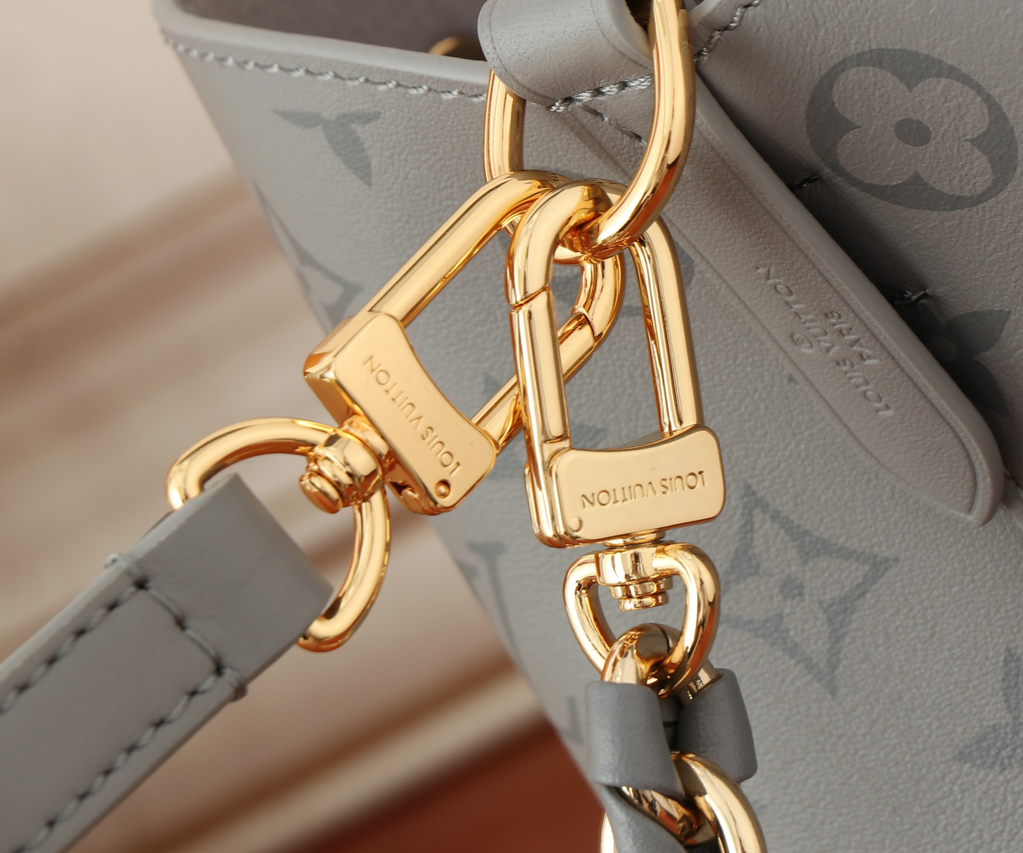 LV Néonoé BB Monogram Ink M12749 20x20x13CM