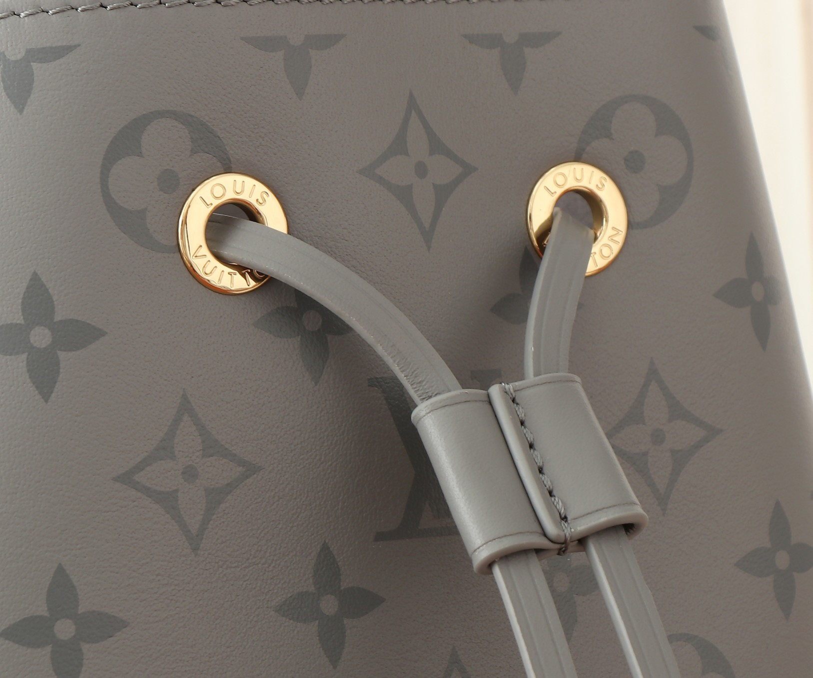 LV Néonoé BB Monogram Ink M12749 20x20x13CM