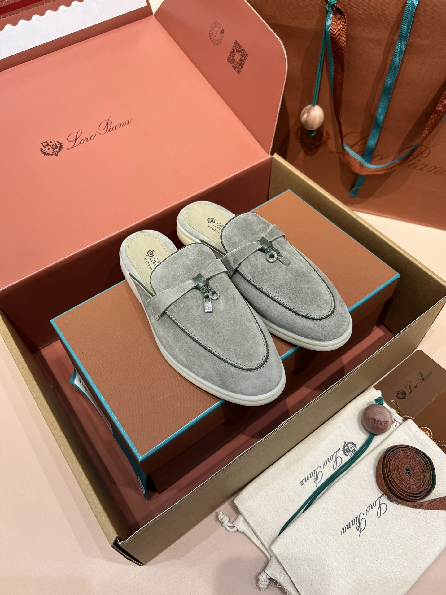 ua L**o p*ana babouche charms walk loafers