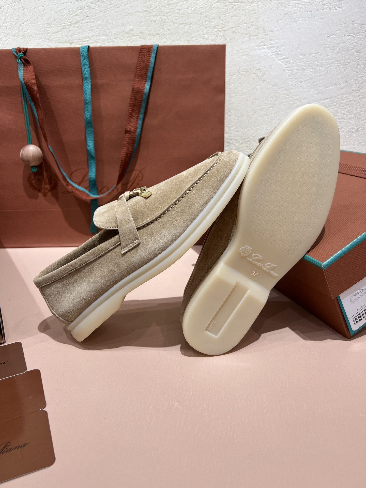 ua L**o p*ana summer charms walk loafers