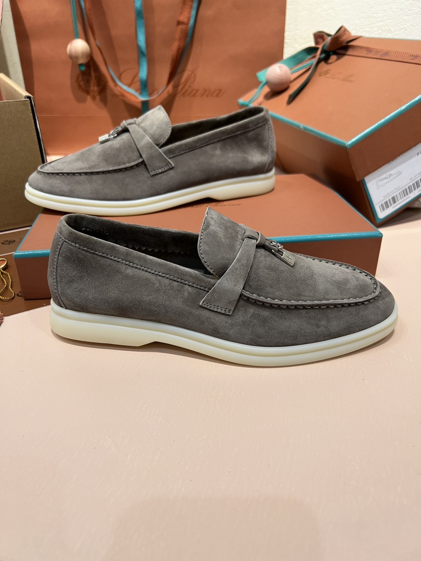ua L**o p*ana summer charms walk loafers
