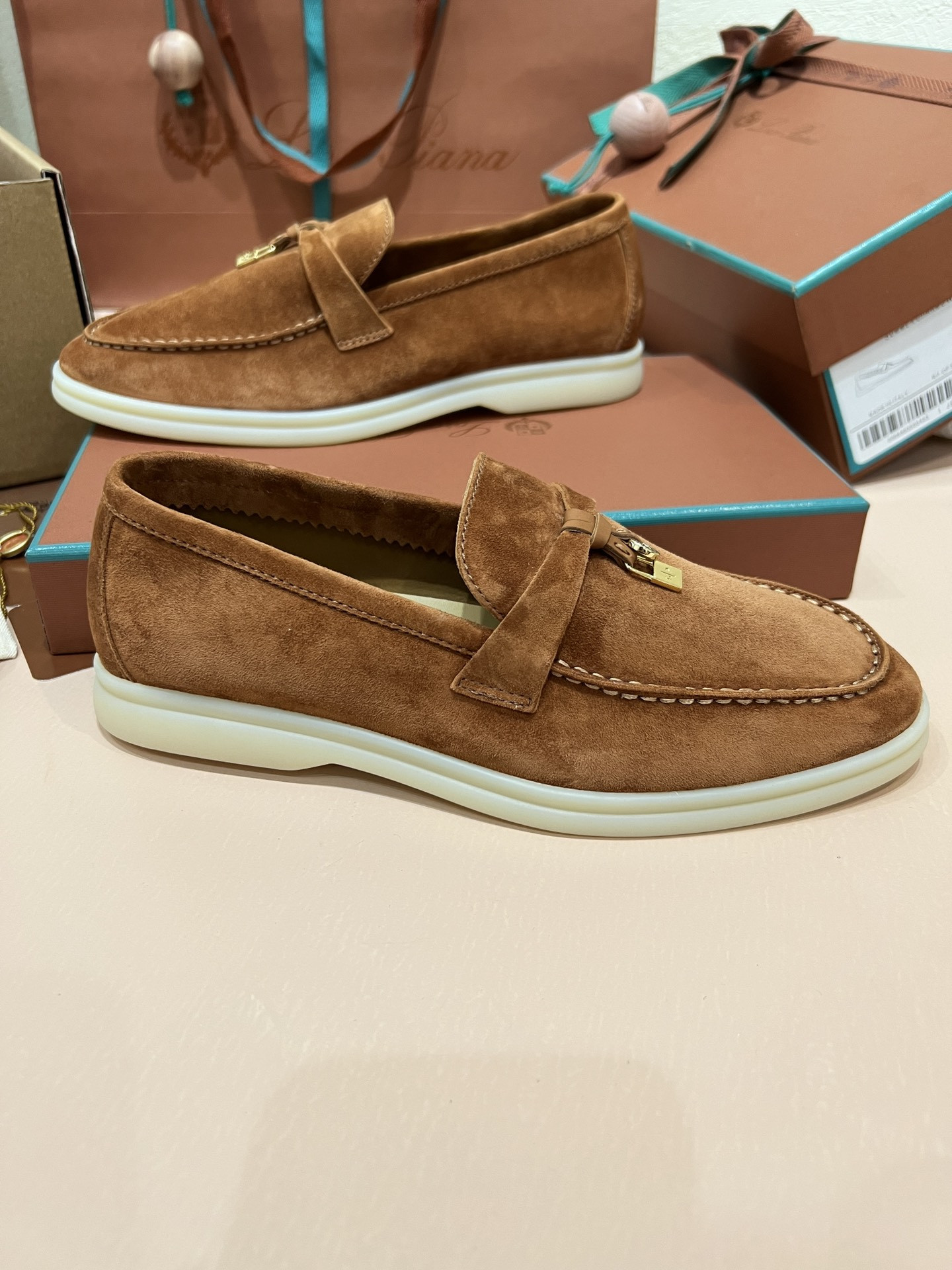 ua L**o p*ana summer charms walk loafers