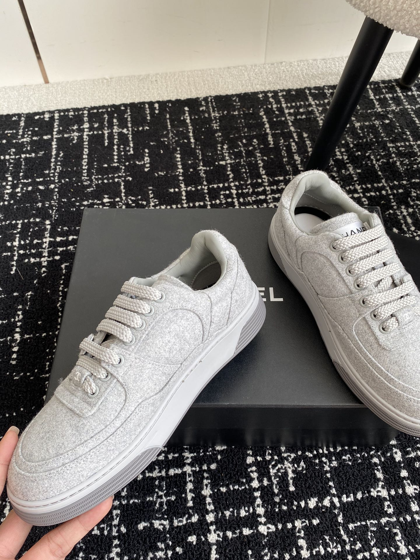 ua Ch*el sneaker