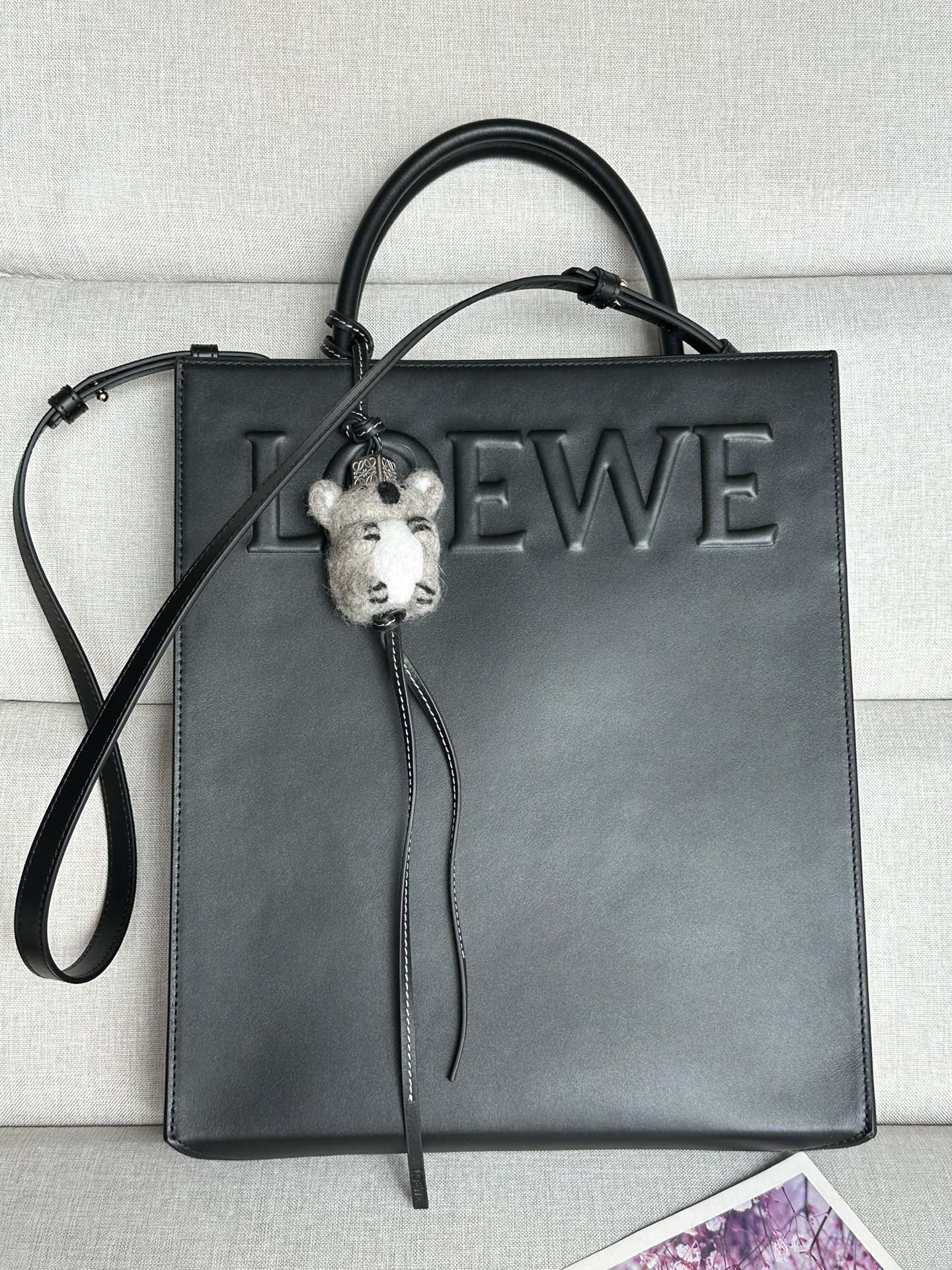 L0ew* standard a4 tote 28x7.5x36cm