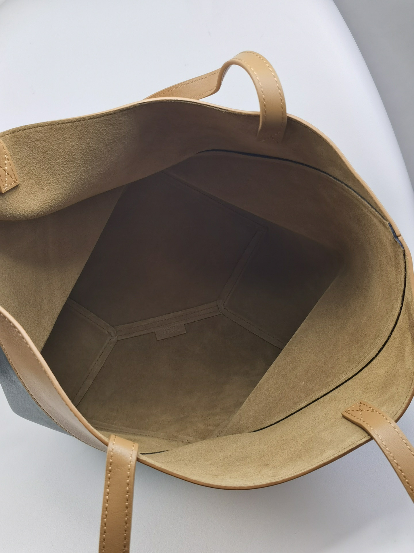 L0ew* medium puzzle fold tote in shiny calfskin 25.5x14.5x31.5cm