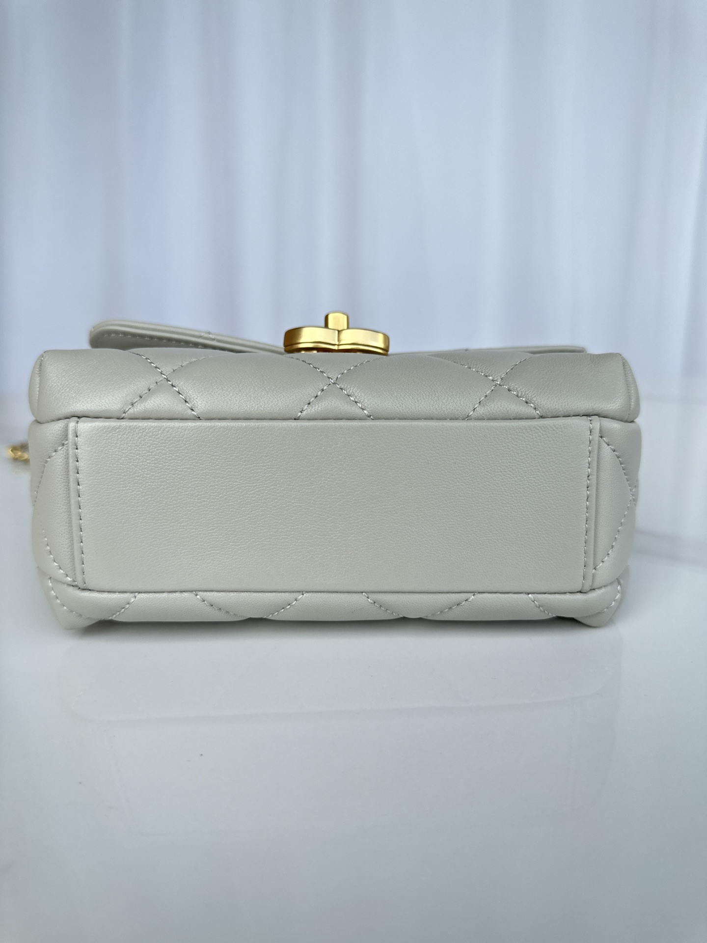 Ch*el mini flap bag 19x12.5x8cm