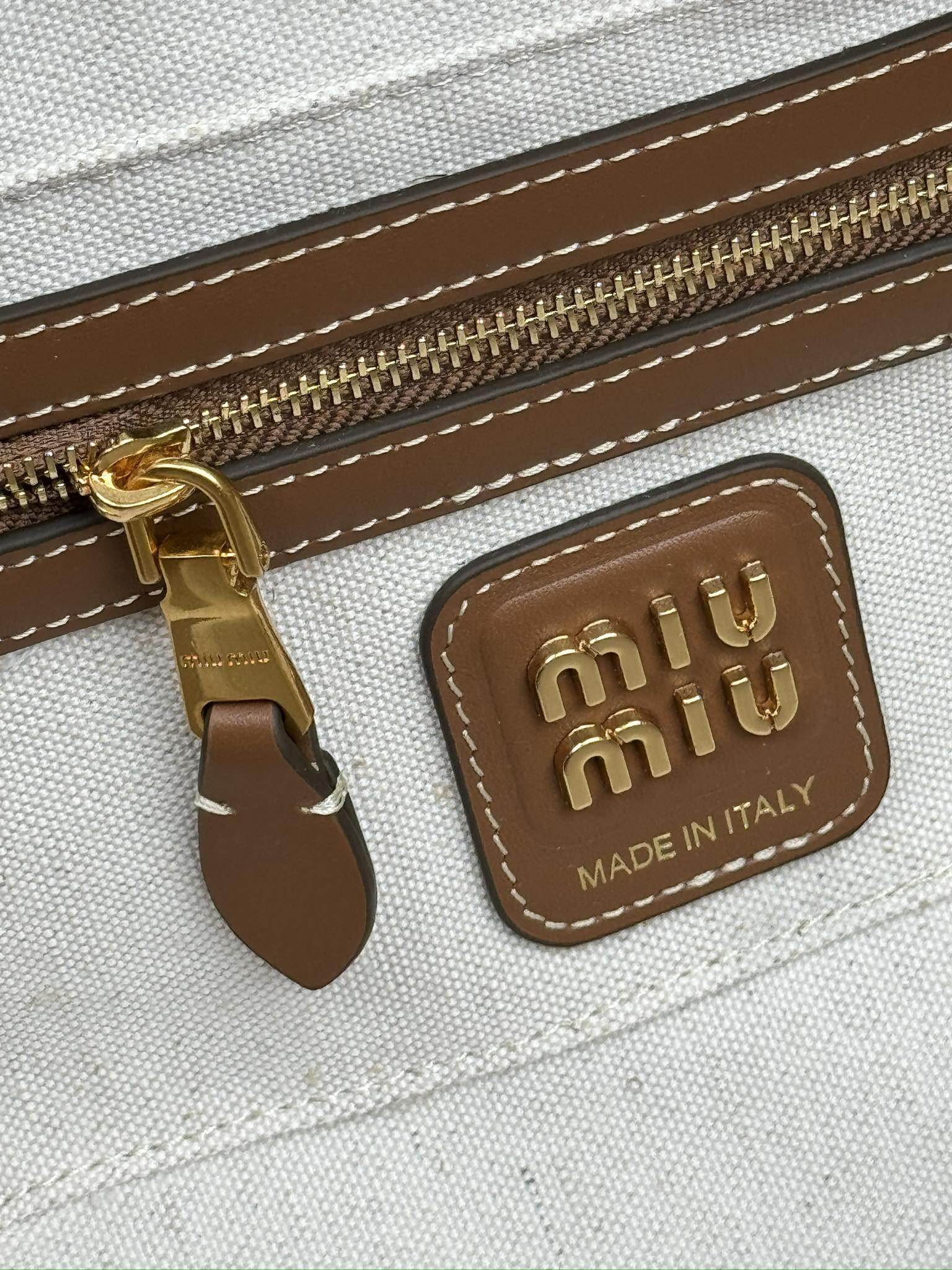 Miu Miu Leather Beau Bag 28×15×9cm