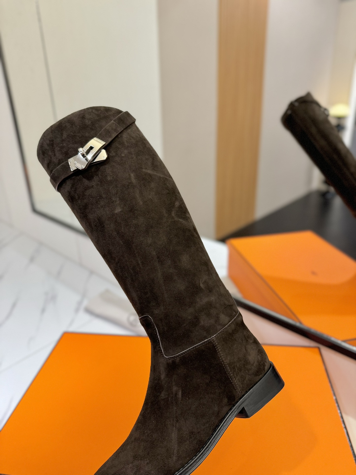 ua H**me5 jumping boots