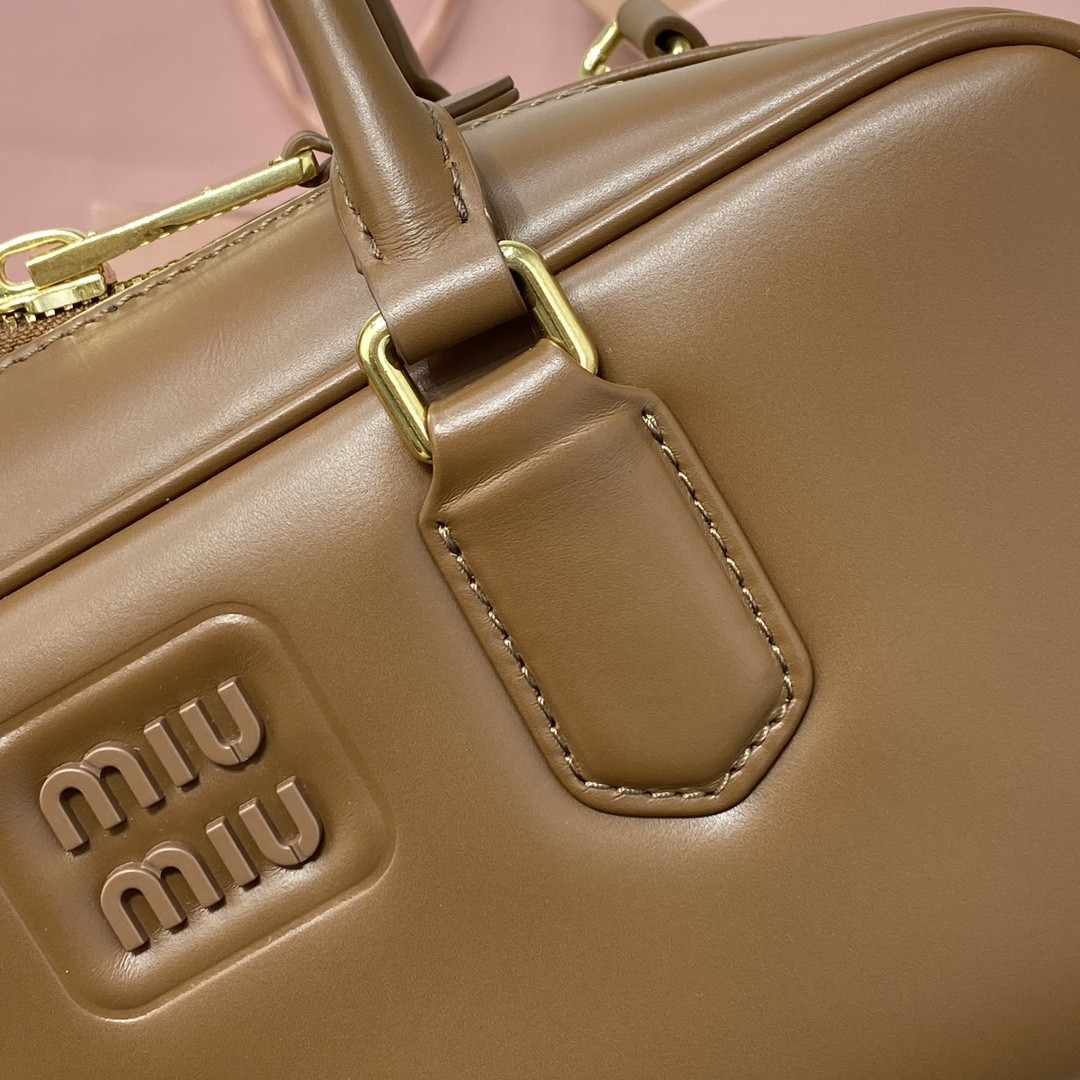 Miu Miu Arcadie leather bag  12x27x9cm